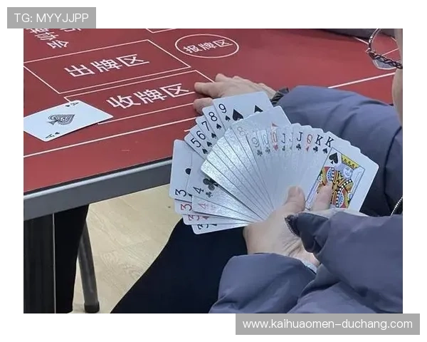 百家乐龙虎斗扑克牌不同玩法的比较分析帮助玩家选择最适合自己的游戏模式